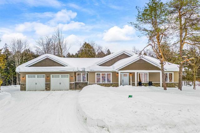 112 Confederation Dr, House detached with 3 bedrooms, 2 bathrooms and 8 parking in Chatsworth ON | Image 1
