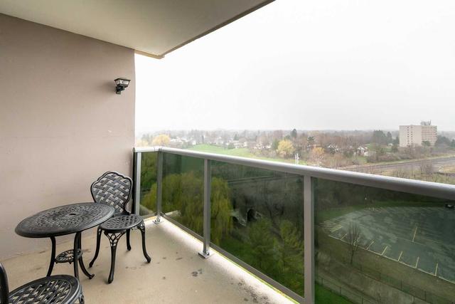 1002 - 81 Millside Dr, Condo with 3 bedrooms, 2 bathrooms and 1 parking in Milton ON | Image 18
