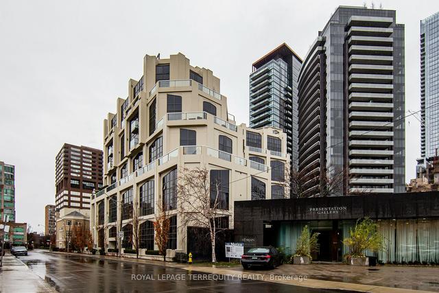 307 - 3 Mcalpine St, Condo with 1 bedrooms, 2 bathrooms and 1 parking in Toronto ON | Image 1