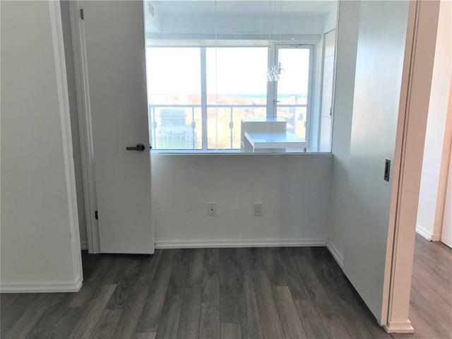 3203 - 197 Yonge St, Condo with 1 bedrooms, 1 bathrooms and 0 parking in Toronto ON | Image 4