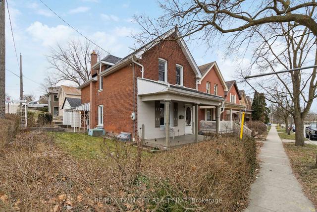 21 Alfred St, House detached with 3 bedrooms, 1 bathrooms and 2 parking in Brantford ON | Image 12