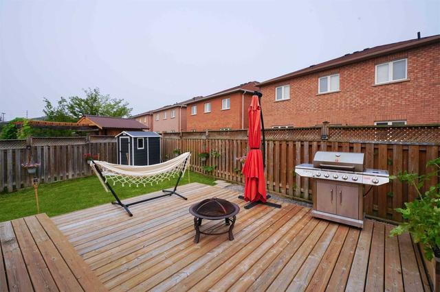 830 Khan Cres, House semidetached with 3 bedrooms, 4 bathrooms and 3 parking in Mississauga ON | Image 31