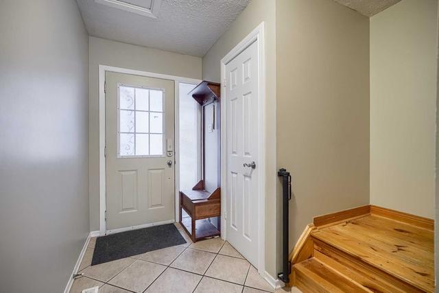 26 Carisbrooke Crt, Townhouse with 3 bedrooms, 3 bathrooms and 2 parking in Brampton ON | Image 28