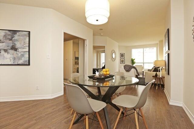 2007 - 55 Bloor St E, Condo with 2 bedrooms, 2 bathrooms and 1 parking in Toronto ON | Image 4