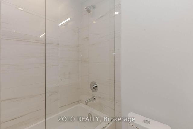 1120 - 38 Honeycrisp Cres N, Condo with 2 bedrooms, 2 bathrooms and 1 parking in Vaughan ON | Image 20