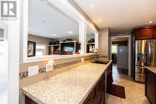 1128 Henderson Lake Boulevard S, House detached with 3 bedrooms, 3 bathrooms and 4 parking in Lethbridge AB | Image 25
