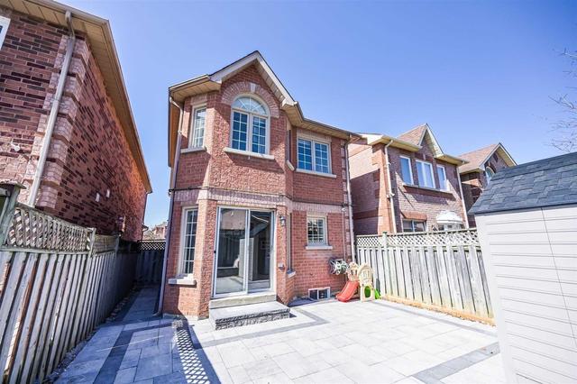 303 Milliken Meadows Dr, House attached with 3 bedrooms, 4 bathrooms and 5 parking in Markham ON | Image 24