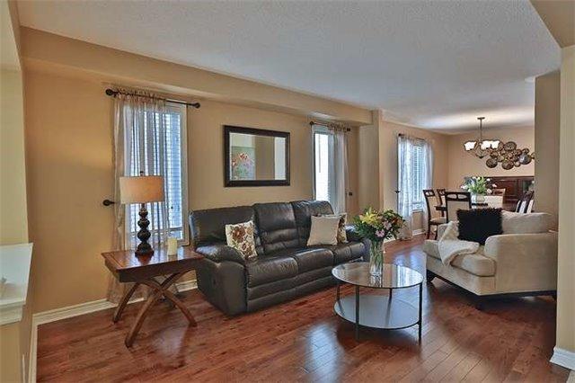 5187 Oscar Peterson Blvd, House detached with 4 bedrooms, 3 bathrooms and 4 parking in Mississauga ON | Image 4