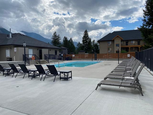 611 - 600 Bighorn Boulevard, Condo with 3 bedrooms, 3 bathrooms and null parking in Radium Hot Springs BC | Image 26
