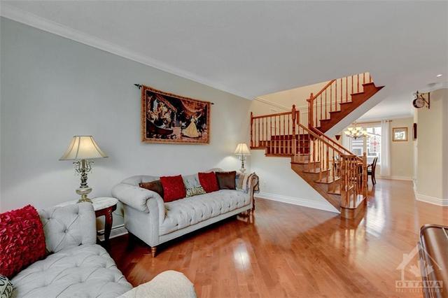 2177 Repentigny Drive, House detached with 4 bedrooms, 4 bathrooms and 6 parking in Ottawa ON | Image 3