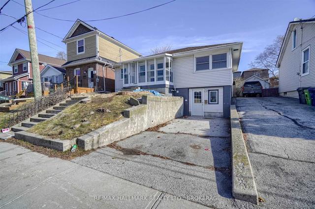 15 a Medford Ave, House semidetached with 3 bedrooms, 3 bathrooms and 4 parking in Toronto ON | Image 8