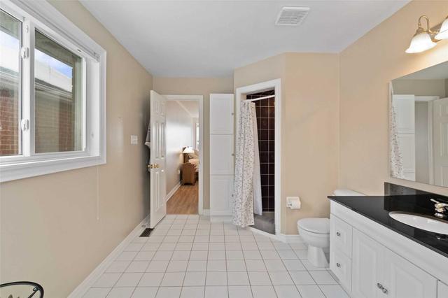 106 Madelaine Dr, House detached with 4 bedrooms, 3 bathrooms and 4 parking in Barrie ON | Image 11