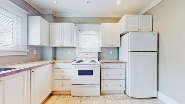 697 King St W, House detached with 5 bedrooms, 2 bathrooms and 6 parking in Oshawa ON | Image 10