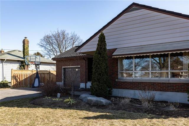14 Tamarack Avenue, House detached with 4 bedrooms, 2 bathrooms and 5 parking in St. Catharines ON | Image 3