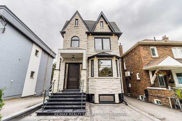 603 Royal York Rd, House detached with 4 bedrooms, 5 bathrooms and 3 parking in Toronto ON | Image 1