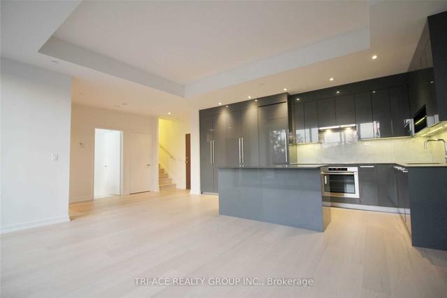 th02 - 113 Mcmahon Dr, Townhouse with 4 bedrooms, 4 bathrooms and 1 parking in Toronto ON | Image 15
