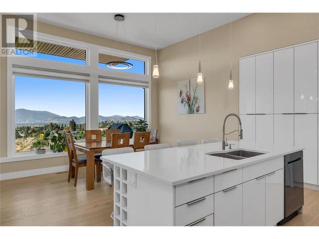 1710 Fawn Run Court, House detached with 5 bedrooms, 3 bathrooms and 6 parking in Kelowna BC | Image 12