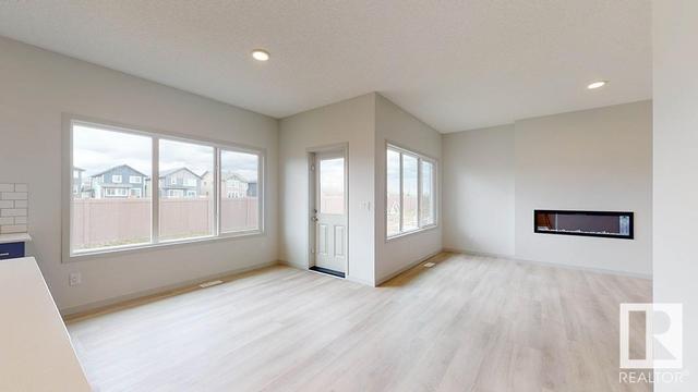 2808 198 St Nw, House detached with 3 bedrooms, 2 bathrooms and 4 parking in Edmonton AB | Image 2