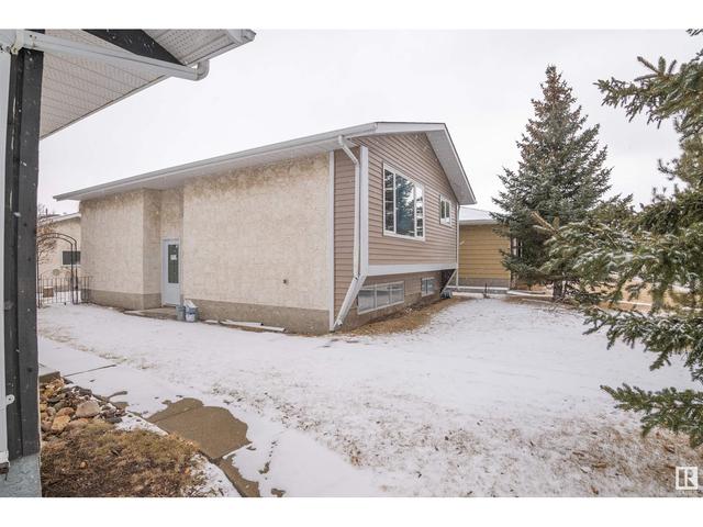 1566 Lakewood Rd Nw, House detached with 5 bedrooms, 2 bathrooms and null parking in Edmonton AB | Image 33