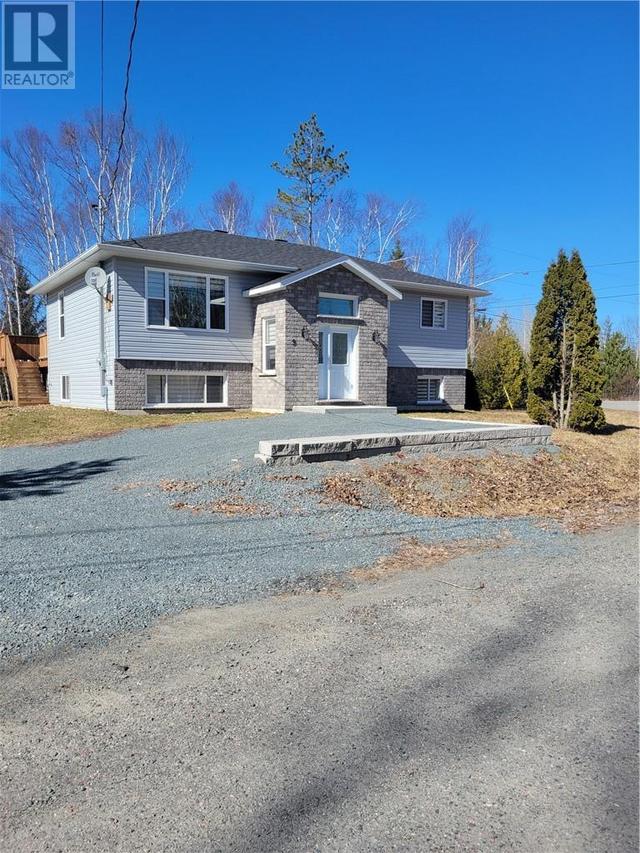 9 Willow, House detached with 3 bedrooms, 2 bathrooms and null parking in Greater Sudbury ON | Image 3