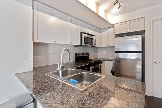 239 - 21 Ruttan St, Townhouse with 4 bedrooms, 2 bathrooms and 1 parking in Toronto ON | Image 14