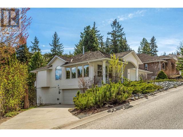 311 Woodpark Crescent, House detached with 5 bedrooms, 3 bathrooms and 6 parking in Kelowna BC | Image 2