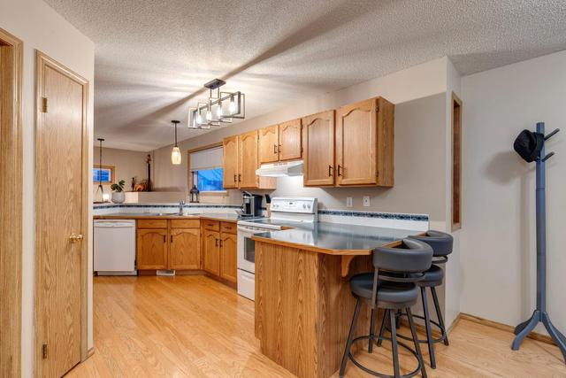 169 Country Hills Place Nw, House detached with 3 bedrooms, 2 bathrooms and 3 parking in Calgary AB | Image 6