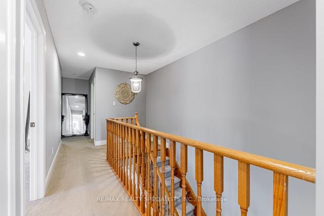 2376 Nichols Dr, House semidetached with 3 bedrooms, 3 bathrooms and 3 parking in Oakville ON | Image 20