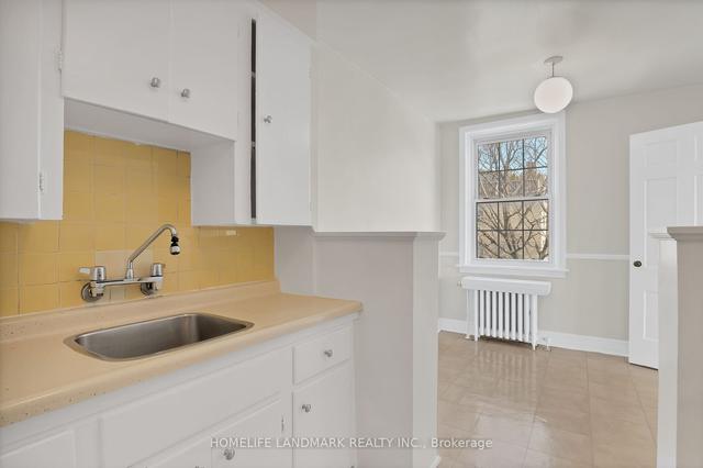 407 - 697 Eglinton Ave W, Condo with 2 bedrooms, 1 bathrooms and 1 parking in Toronto ON | Image 5
