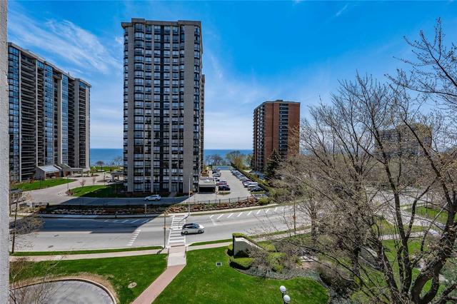 601 - 2185 Marine Dr, Condo with 2 bedrooms, 2 bathrooms and 1 parking in Oakville ON | Image 6