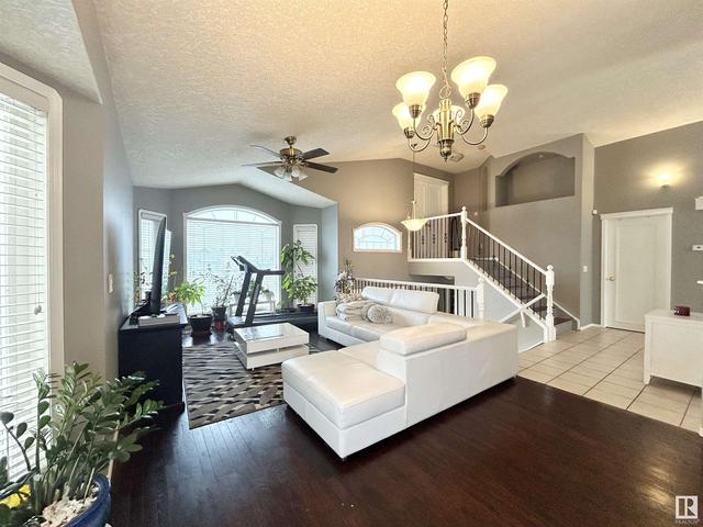 16521 75 St Nw Nw, House detached with 5 bedrooms, 3 bathrooms and null parking in Edmonton AB | Image 2
