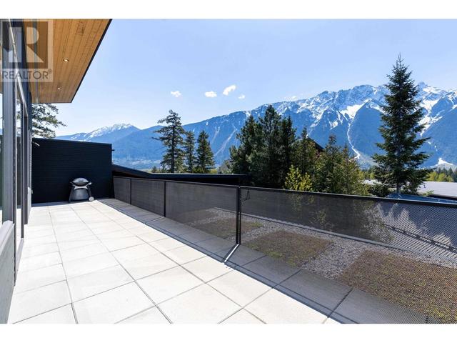 1764 Pinewood Drive, House detached with 5 bedrooms, 5 bathrooms and 5 parking in Pemberton BC | Image 2