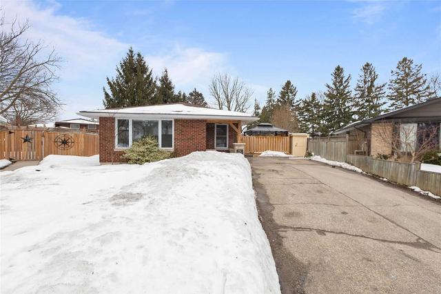 72 Burns Dr, House detached with 3 bedrooms, 2 bathrooms and 6 parking in Guelph ON | Image 1