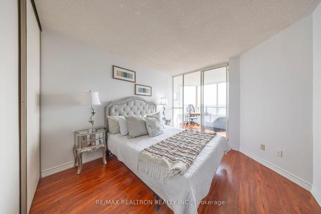 1007 - 160 Alton Towers Circ, Condo with 2 bedrooms, 2 bathrooms and 1 parking in Toronto ON | Image 8