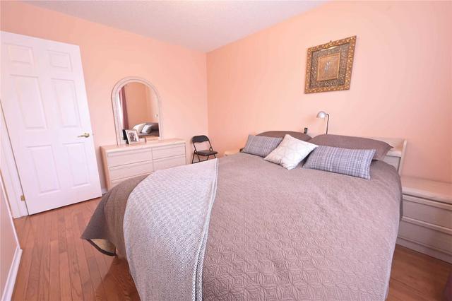 112 Nathan Cres, House detached with 3 bedrooms, 2 bathrooms and 5 parking in Barrie ON | Image 11
