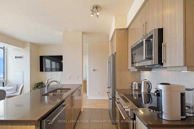 3303 - 825 Church St N, Condo with 1 bedrooms, 1 bathrooms and 0 parking in Toronto ON | Image 3