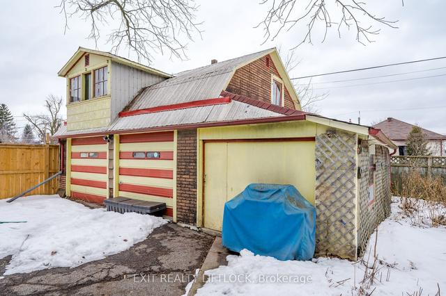 646 Cameron St, House detached with 4 bedrooms, 1 bathrooms and 6 parking in Peterborough ON | Image 12