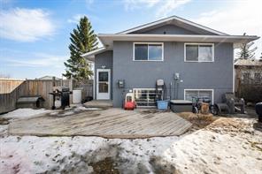 1104 Ranchlands Boulevard Nw, House detached with 3 bedrooms, 2 bathrooms and 2 parking in Calgary AB | Image 25