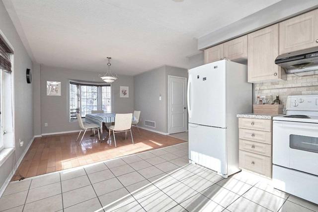 42 Trevino Circ, House attached with 3 bedrooms, 3 bathrooms and 3 parking in Barrie ON | Image 8