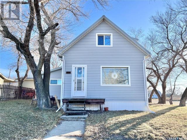201 Main Street, House detached with 3 bedrooms, 1 bathrooms and null parking in Macrorie SK | Image 22