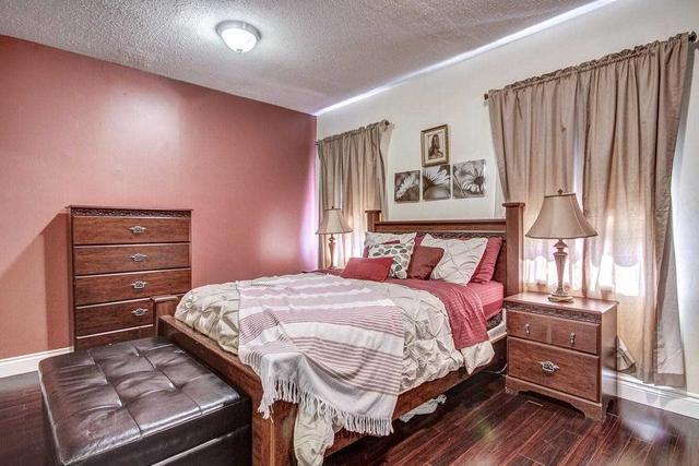 502 Caledonia Rd, House detached with 2 bedrooms, 2 bathrooms and 4 parking in Toronto ON | Image 3
