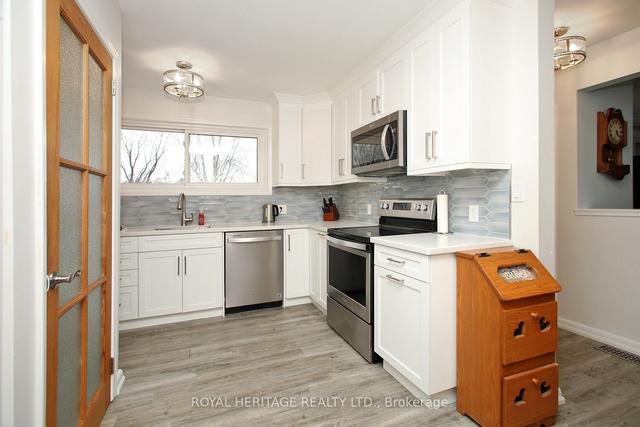 381 Elizabeth St, House detached with 3 bedrooms, 2 bathrooms and 3 parking in Oshawa ON | Image 16