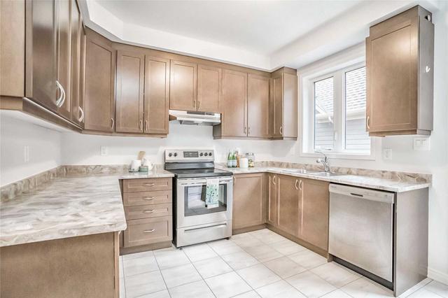 43 Jolly Way, House attached with 3 bedrooms, 3 bathrooms and 2 parking in Toronto ON | Image 2