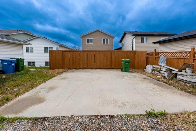 61 Martinvalley Road Ne, House detached with 4 bedrooms, 3 bathrooms and null parking in Calgary AB | Image 5