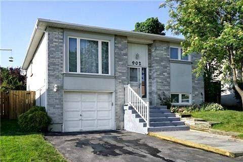 902 Mahina St, House detached with 3 bedrooms, 2 bathrooms and 4 parking in Oshawa ON | Image 1