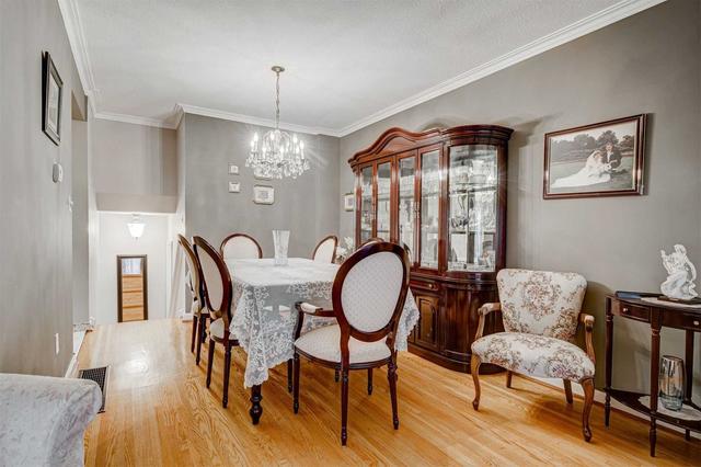 43 Yatescastle Dr, House semidetached with 4 bedrooms, 2 bathrooms and 3 parking in Toronto ON | Image 33