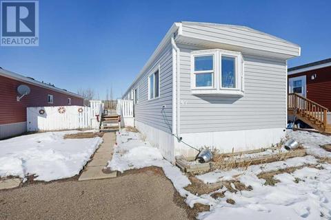 97 Willow Avenue, Home with 3 bedrooms, 2 bathrooms and 2 parking in Brooks AB | Card Image