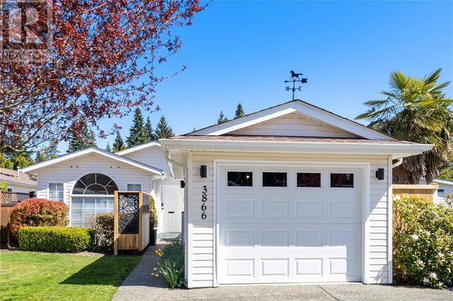 3866 Maplewood Dr, House other with 2 bedrooms, 1 bathrooms and 3 parking in Nanaimo BC | Image 1
