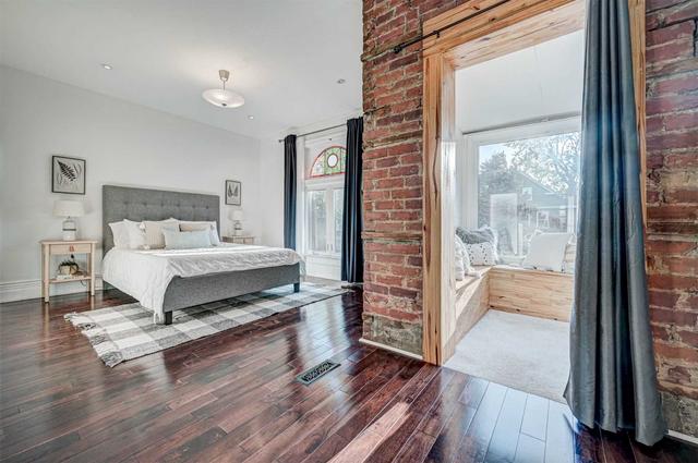 311 Pacific Ave, House detached with 4 bedrooms, 2 bathrooms and 1 parking in Toronto ON | Image 11