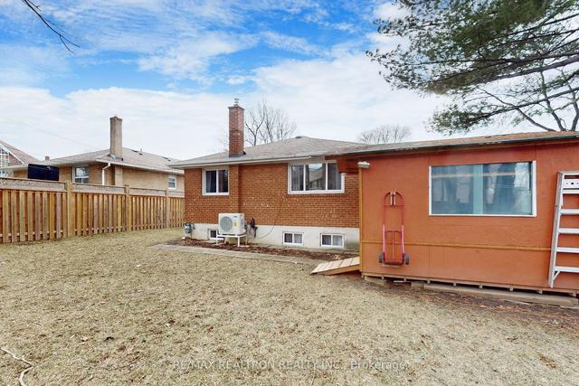 28 Broadlands Blvd, House detached with 3 bedrooms, 2 bathrooms and 5 parking in Toronto ON | Image 30